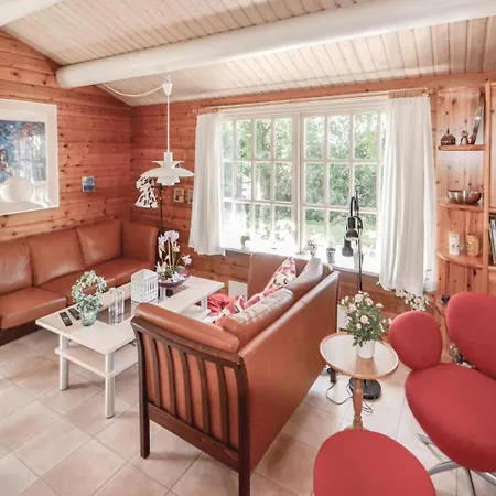 Three-bedroom Holiday In * Ebeltoft