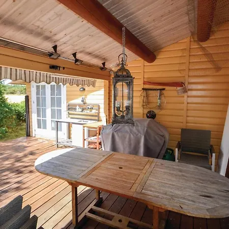 Three-bedroom Holiday In Casa vacanze